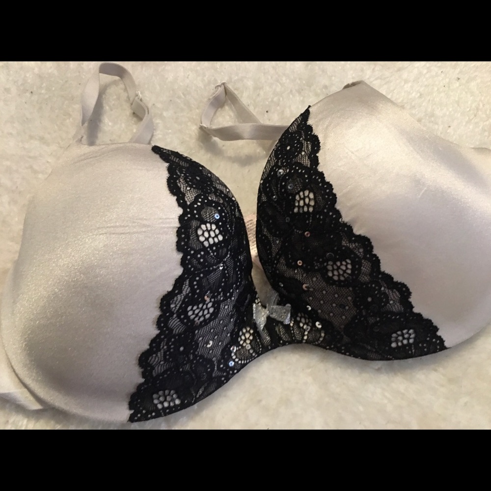LA SENZA - satin white and black lace bra